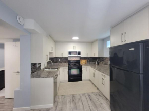 REST WELL SUITES Furnished Entire 2 bedroom with kitchen&free parking